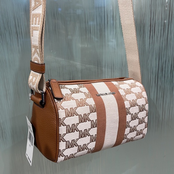 Michael Kors Men’s Women’s Cooper mini duffle xbody NWT 
Light Cream Multi 

NWT - Picture 14 of 16